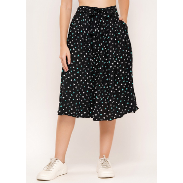 Full pleated skirt with belt